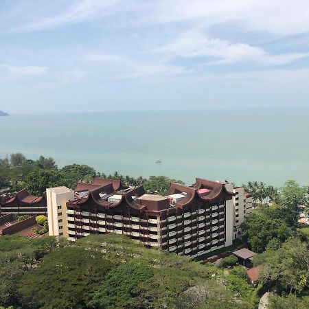 Susie's Resort Seaview Suites at Sri Sayang Batu Feringgi Bagian luar foto