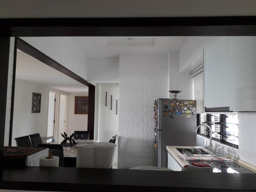 Susie's Resort Seaview Suites at Sri Sayang Batu Feringgi Bagian luar foto