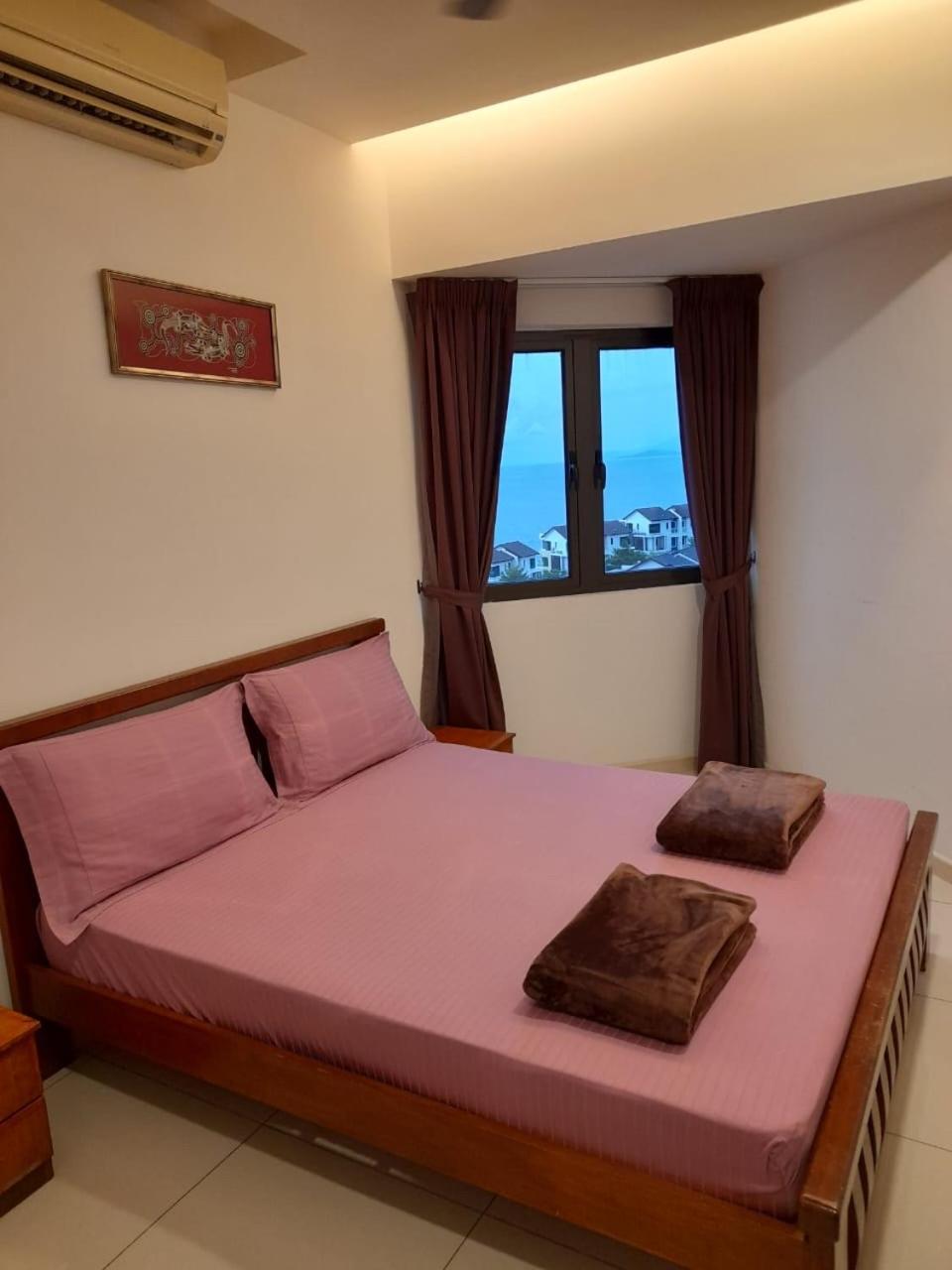 Susie's Resort Seaview Suites at Sri Sayang Batu Feringgi Bagian luar foto