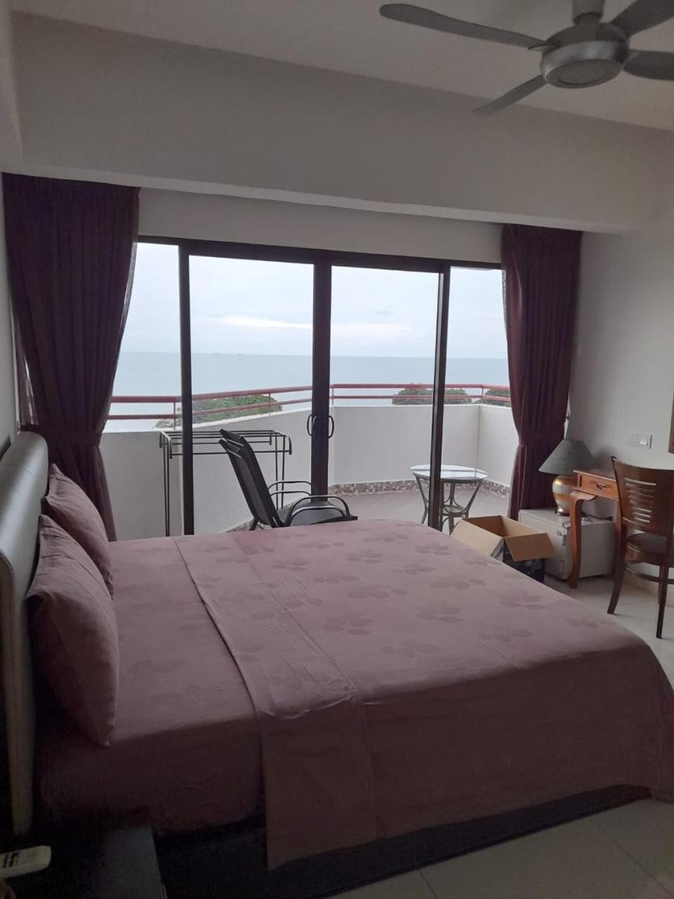 Susie's Resort Seaview Suites at Sri Sayang Batu Feringgi Bagian luar foto