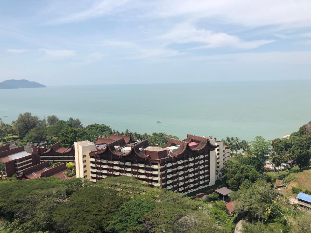 Susie's Resort Seaview Suites at Sri Sayang Batu Feringgi Bagian luar foto